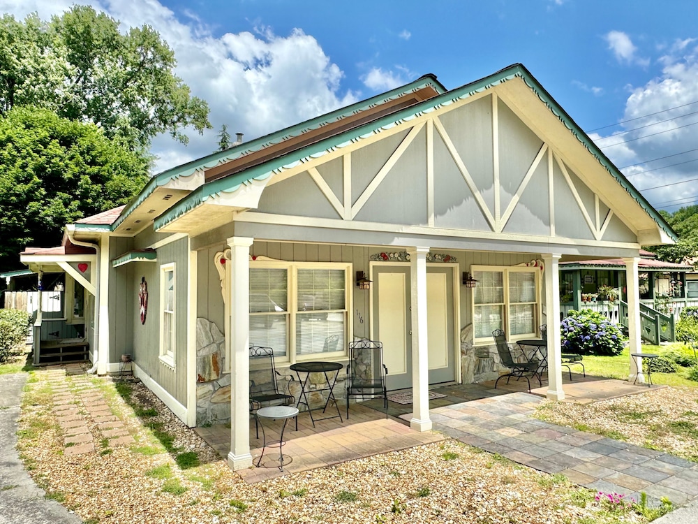 Riverbend Motel & Cabins - photo 6