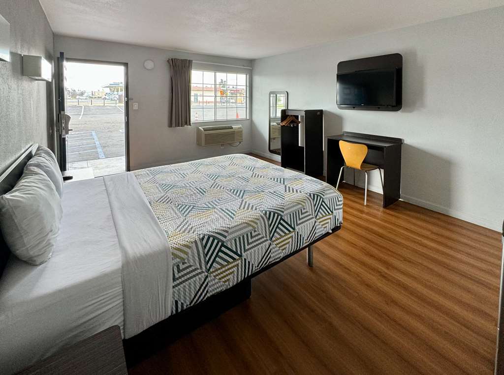 Motel 6 Delano CA - photo 7