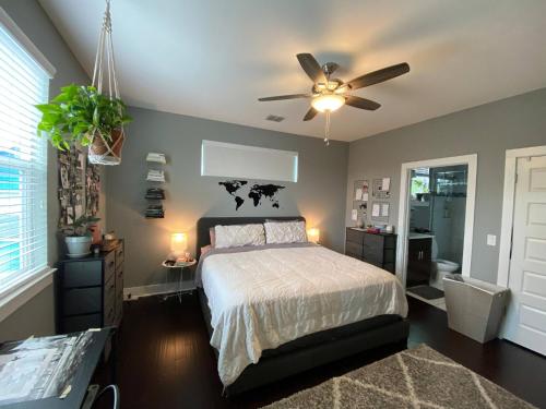 Modern Home In North central Austin - photo 9
