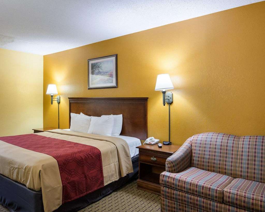 Econo Lodge Fredericksburg near I 95 - photo 19