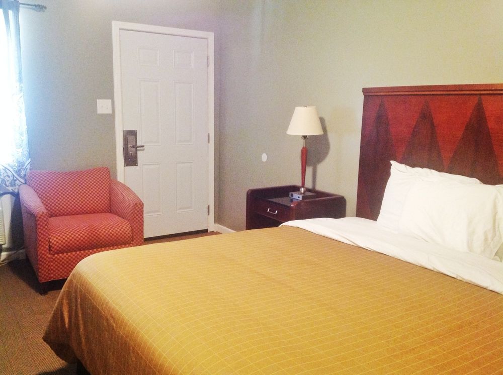 Jefferson Inn and Suites - photo 13