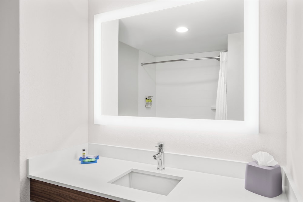 Holiday Inn Express & Suites Palm Bay by IHG - photo 14