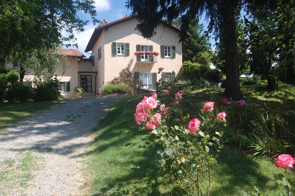 All'ombra del Pero — hotel in Mango