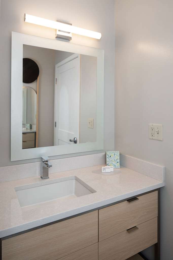 Sonesta Simply Suites Falls Church - photo 14