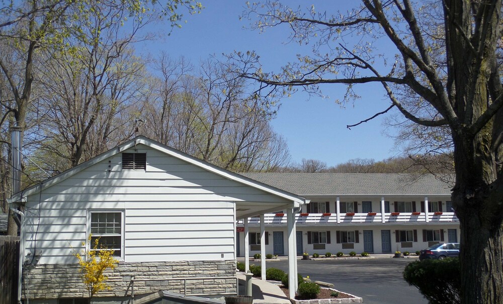 Roosevelt Inn of Hyde Park - photo 16