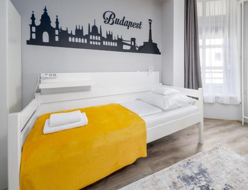 Downtown Apartment House Orange — 4-Star Luxury Hotel in Budapest, Hungary