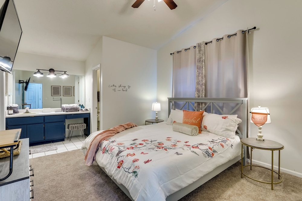 Bright Lynn Haven Home w Screened Porch & Yard - photo 9