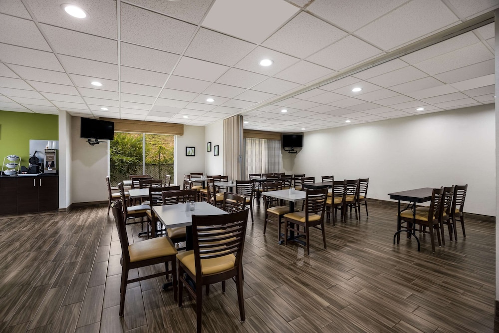 Sleep Inn & Suites Valdosta Mall Area - photo 39