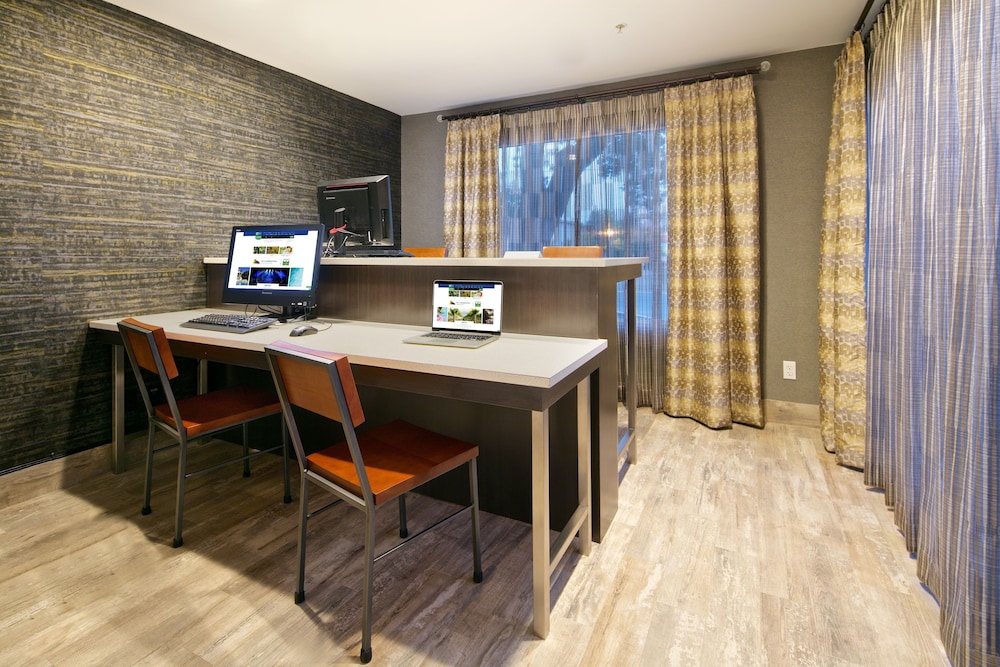 Holiday Inn Express & Suites Paso Robles by IHG - photo 26