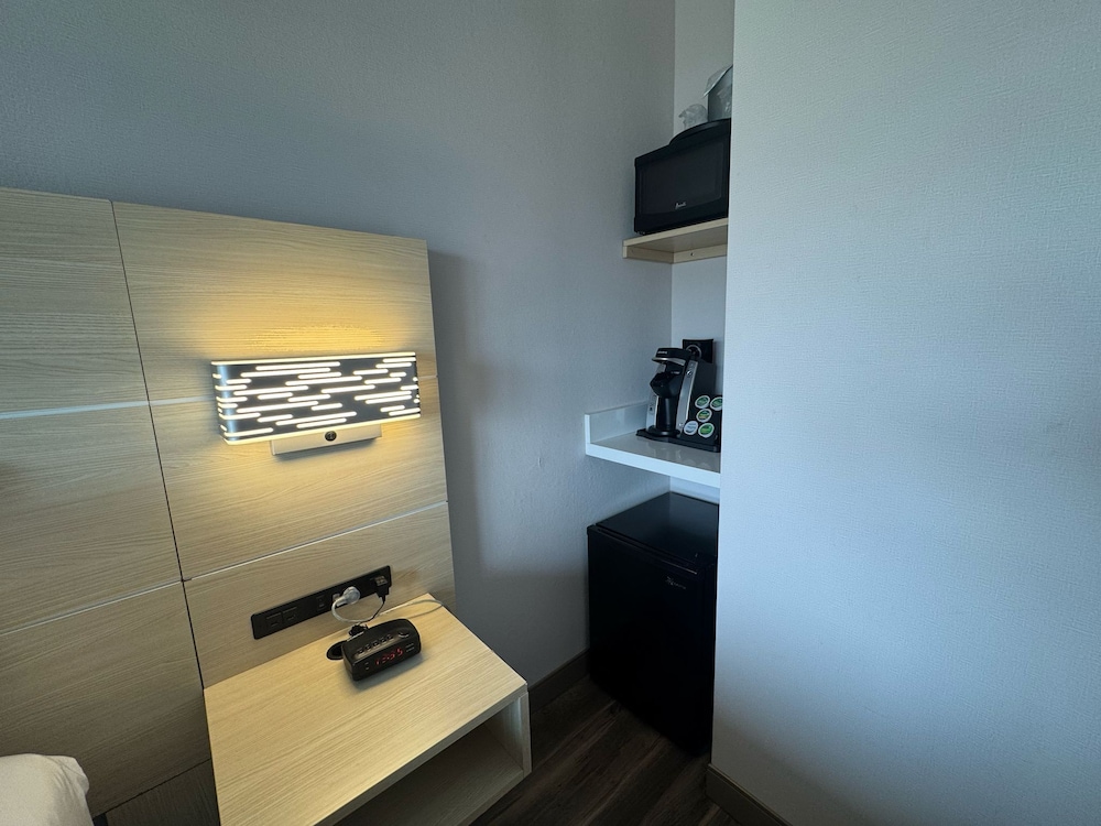 Holiday Inn Express & Suites Atlanta Downtown by IHG - photo 58