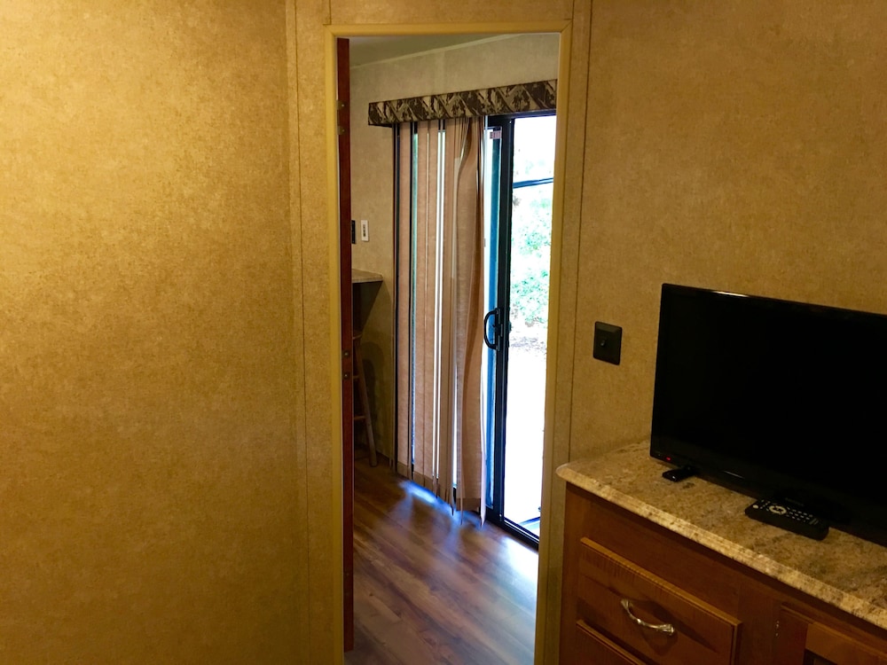 Enduro RV Citrus Valley Resort - photo 13