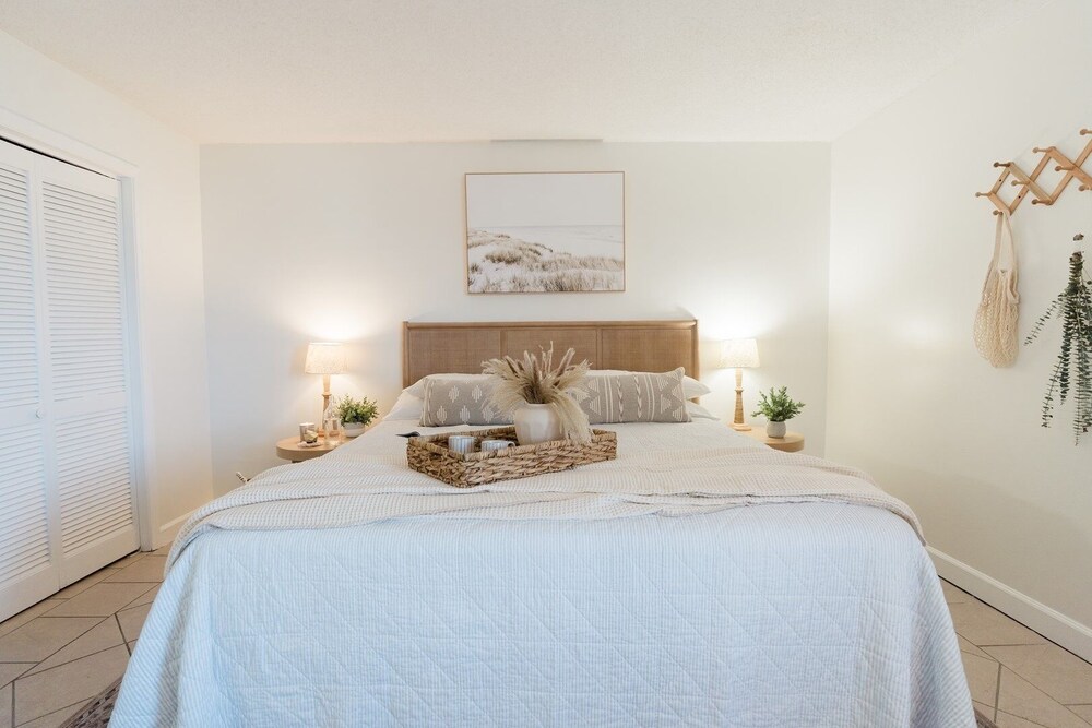 0912 White Linen Room by Atlantic Towers - photo 5
