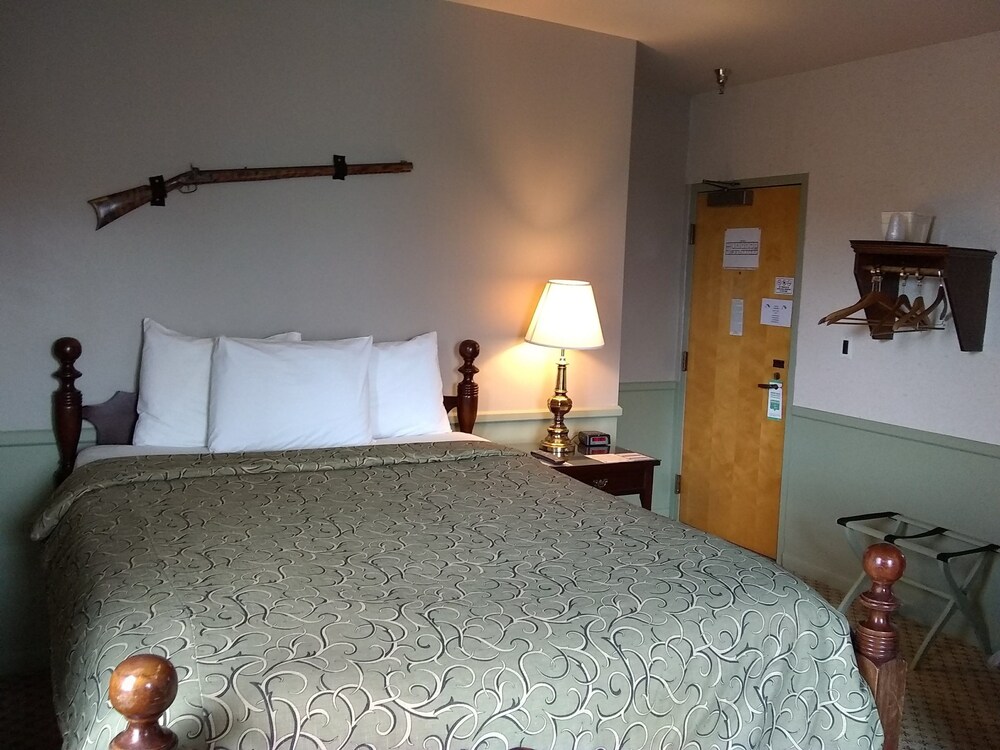 The Charles Inn at Vacationland Inns - photo 18