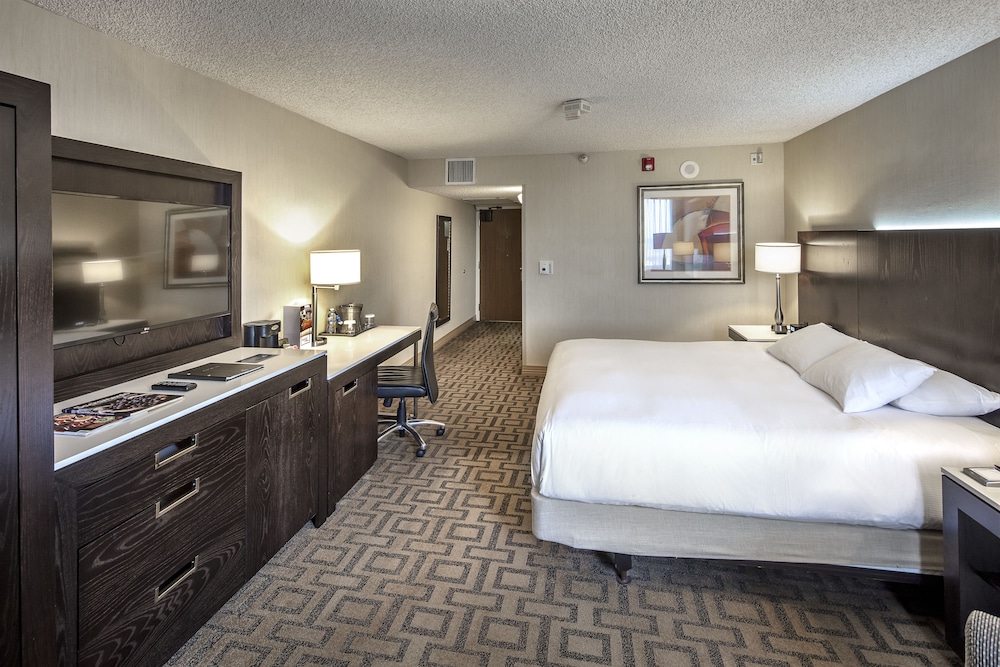 Hilton Sacramento Arden West - photo 4