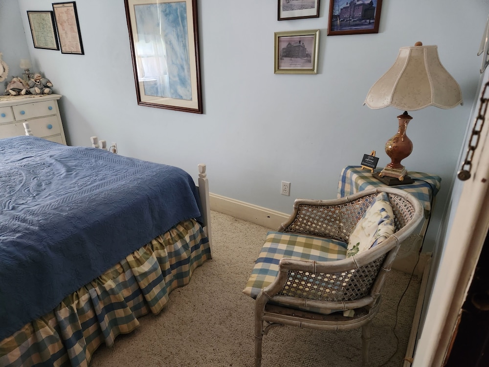 Inn of the Six Toed Cat - photo 16