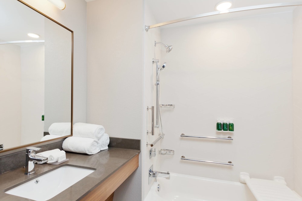Fairfield Inn & Suites by Marriott Birmingham Colonnade - photo 13