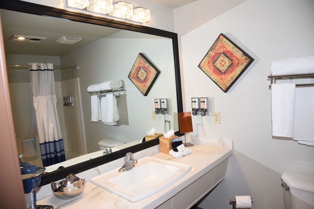Wood River Inn & Suites - photo 24