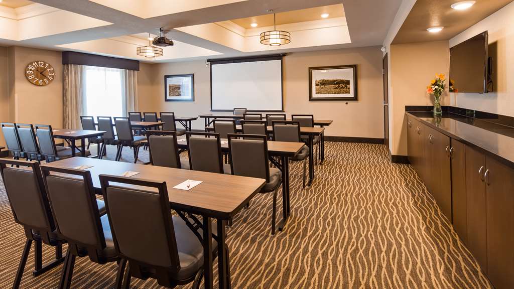 Best Western Plus Overland Inn - photo 8