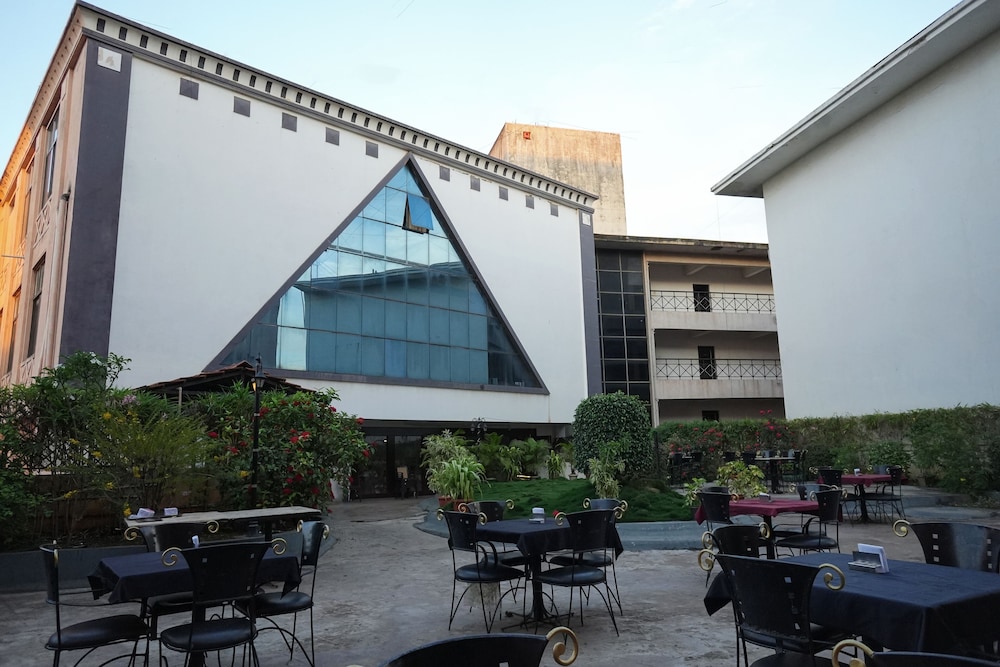 Hotel Trupti International Hubli in Hubli, India