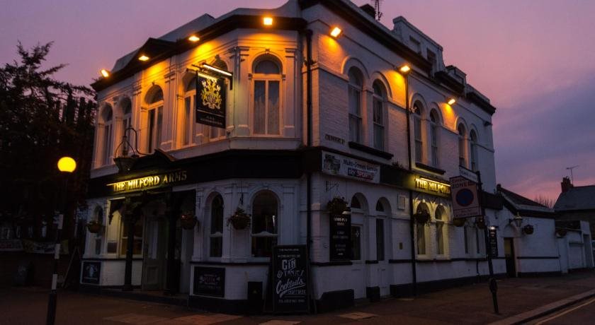 The Milford Arms — hotel in Isleworth