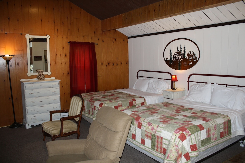 The Historic Wapiti Lodge - photo 17