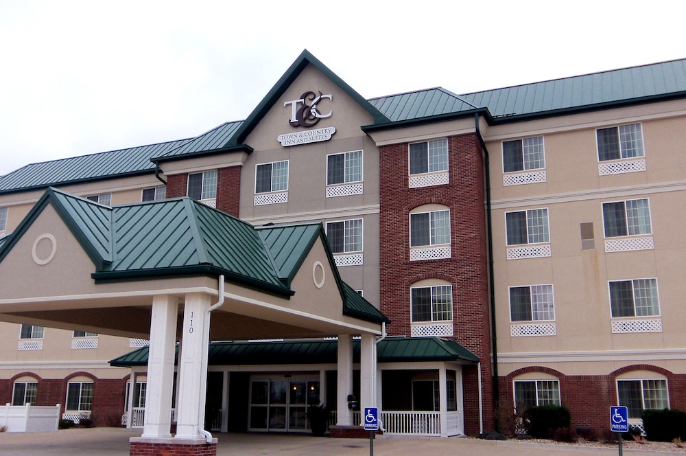Town & Country Inn and Suites in Quincy, United States