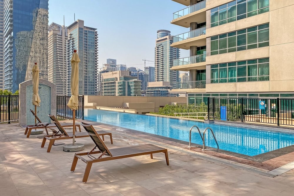 Free housekeeping visits during your stay StayShort Dubai Marina beautiful 1 bed that sleeps 4 — 4-Star Luxury Hotel in Dubai, United Arab Emirates