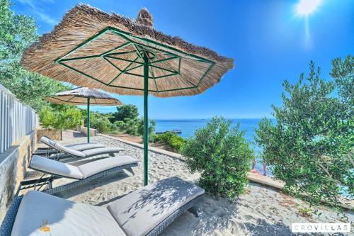 Stone - carbon neutral hotel in Murter