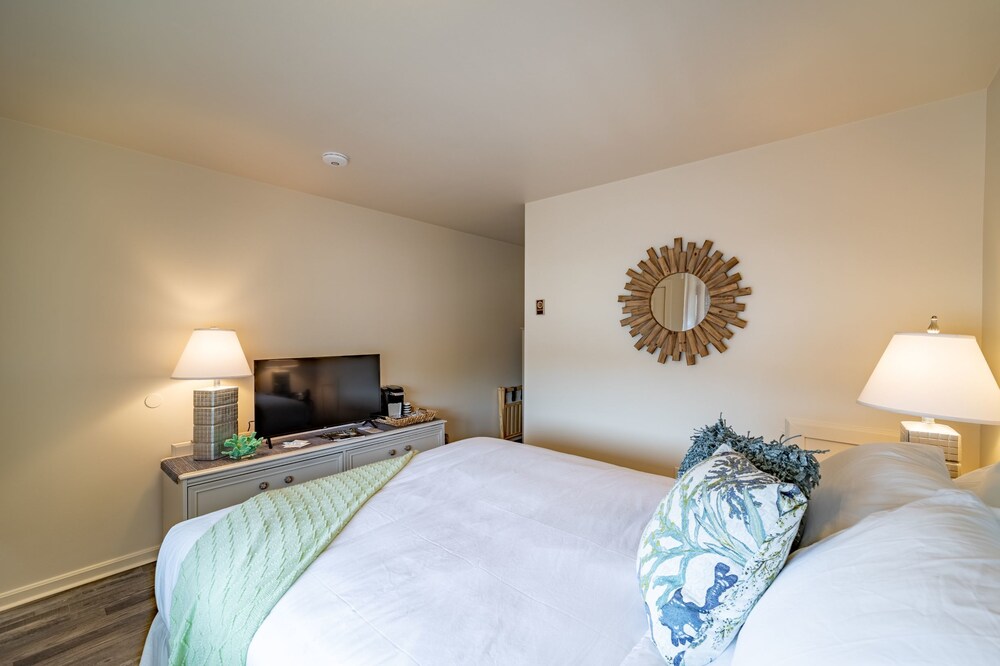 Ocean Glass Inn - photo 16