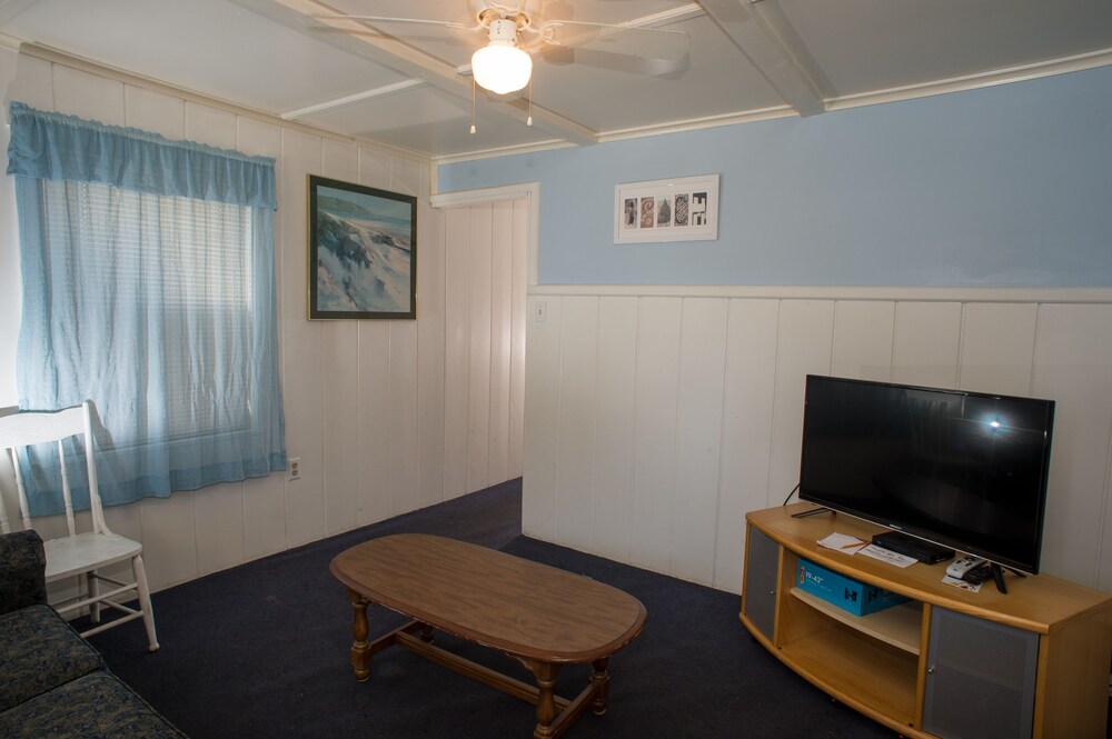 Nautical Motel and Suites - photo 77
