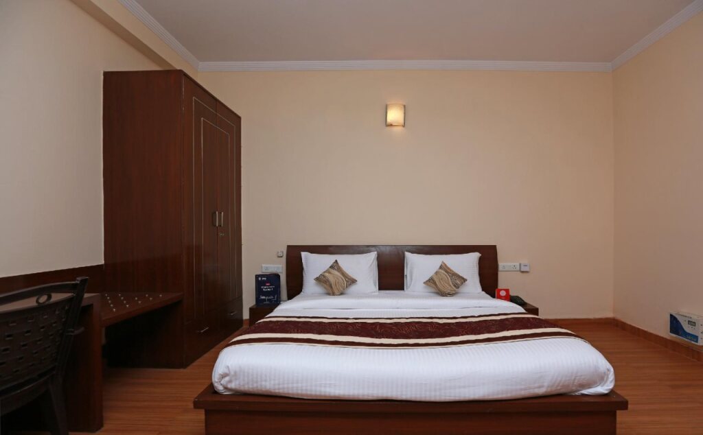 Oyo 11600 Hotel Cosy Tree