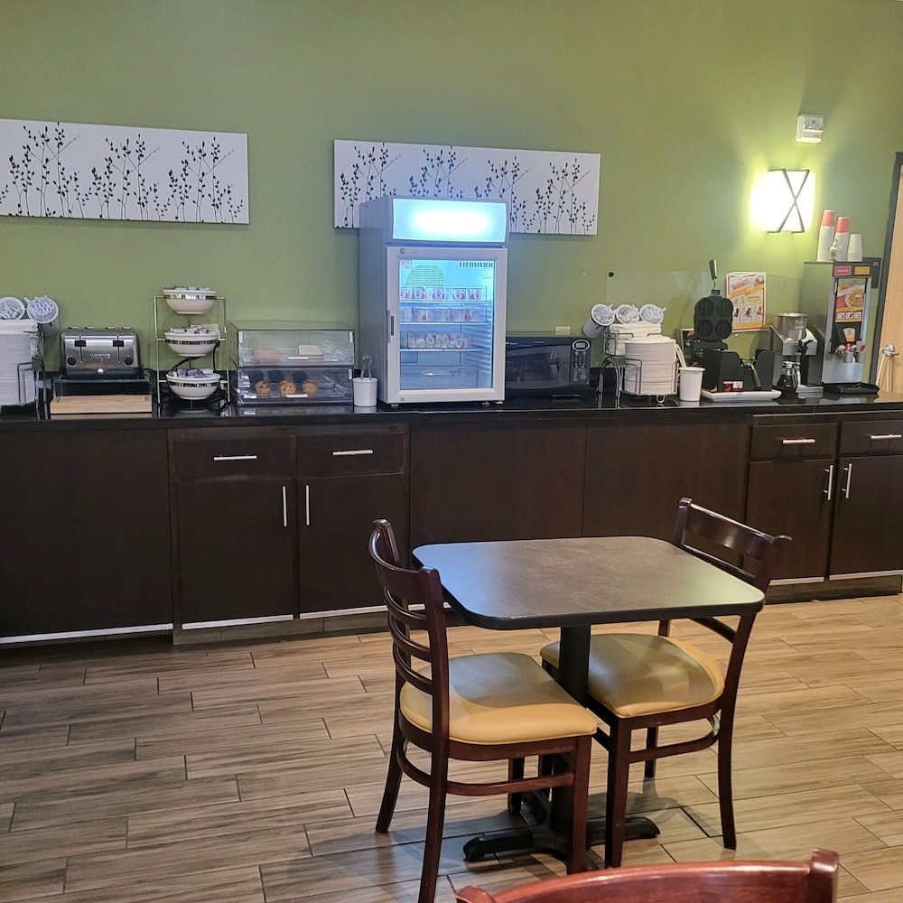 Spark by Hilton Fort Stockton - photo 72