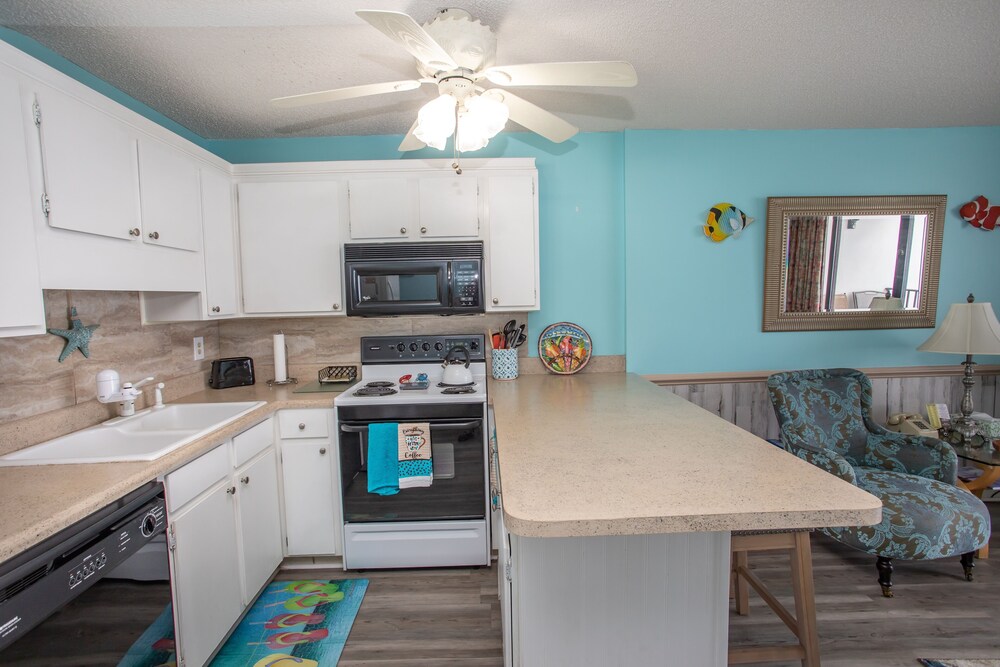 Royal Garden Resort 602 2 Bedroom Condo by RedAwning - photo 8