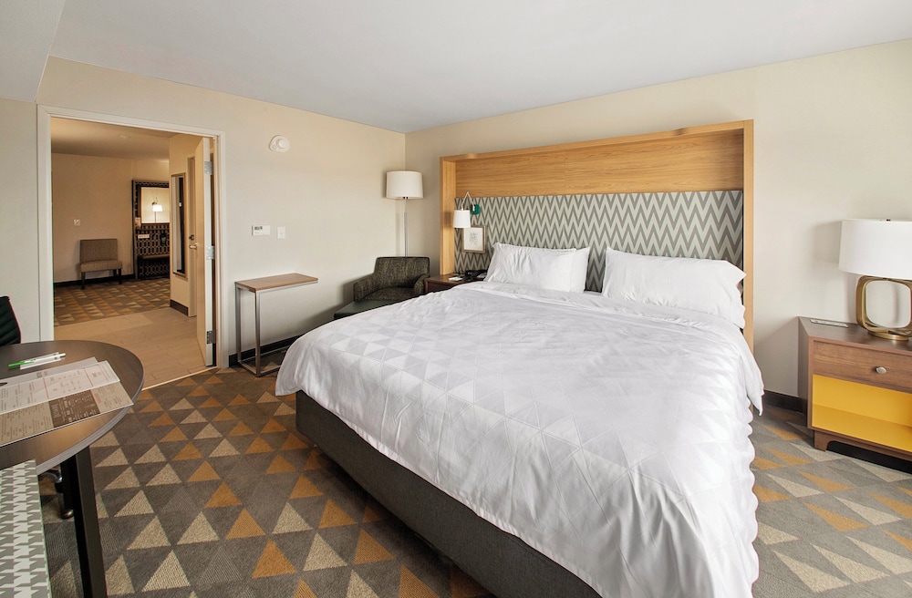 Holiday Inn & Suites Decatur Forsyth by IHG - photo 22