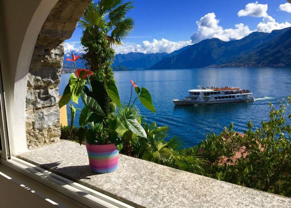 Villa Limone Apartment Argegno lake Como — 4-Star Luxury Hotel in Argegno, Italy