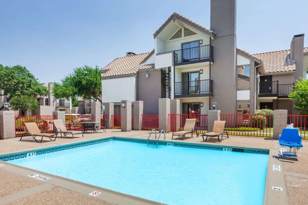 Hawthorn Extended Stay by Wyndham Dallas - photo 7