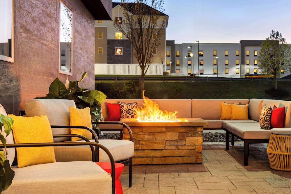 Home2 Suites by Hilton York - photo 34