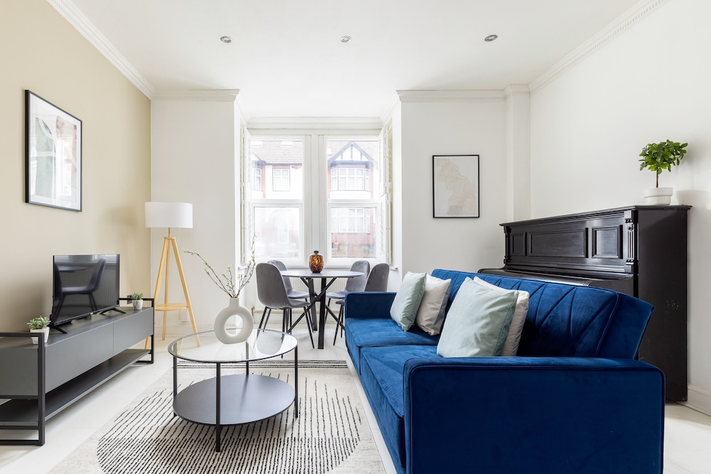 Modern Apartment in Walthamstow — 4-Star Luxury Hotel in London, United Kingdom