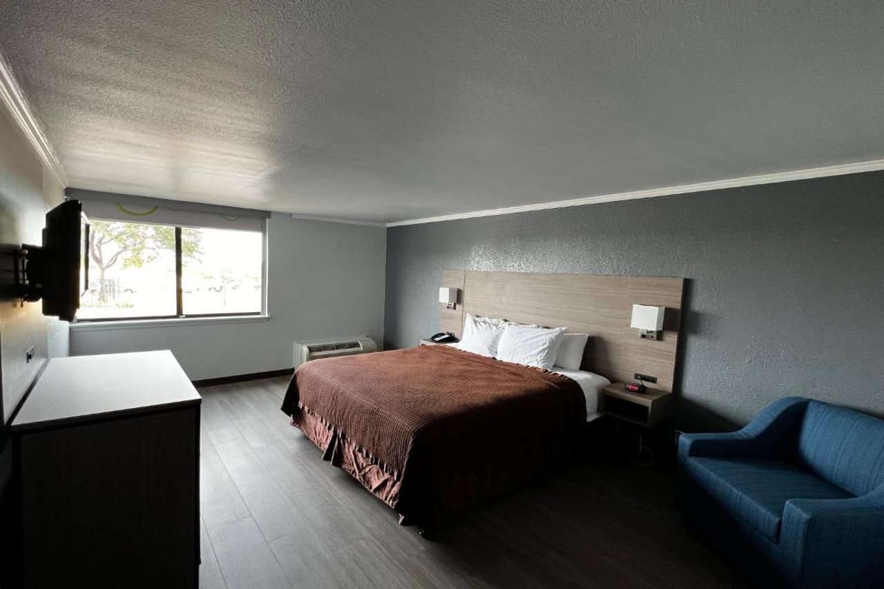 Super 8 by Wyndham Fort Worth Entertainment District - photo 8