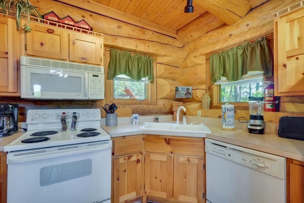Mammoth Views 2 Bedroom Cabin by Heavenly Views Resort - photo 5