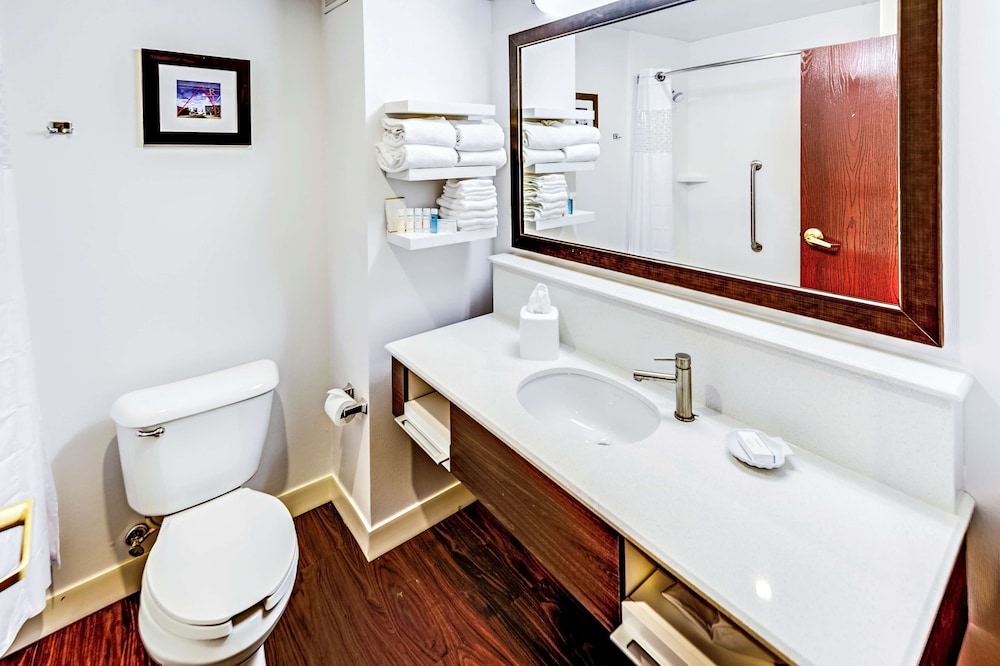 Hampton Inn by Hilton Columbus I 70E Hamilton Rd - photo 37