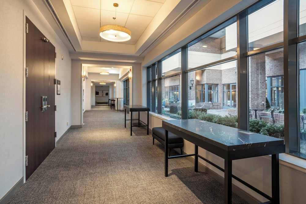 Sheraton Suites Old Town Alexandria - photo 50