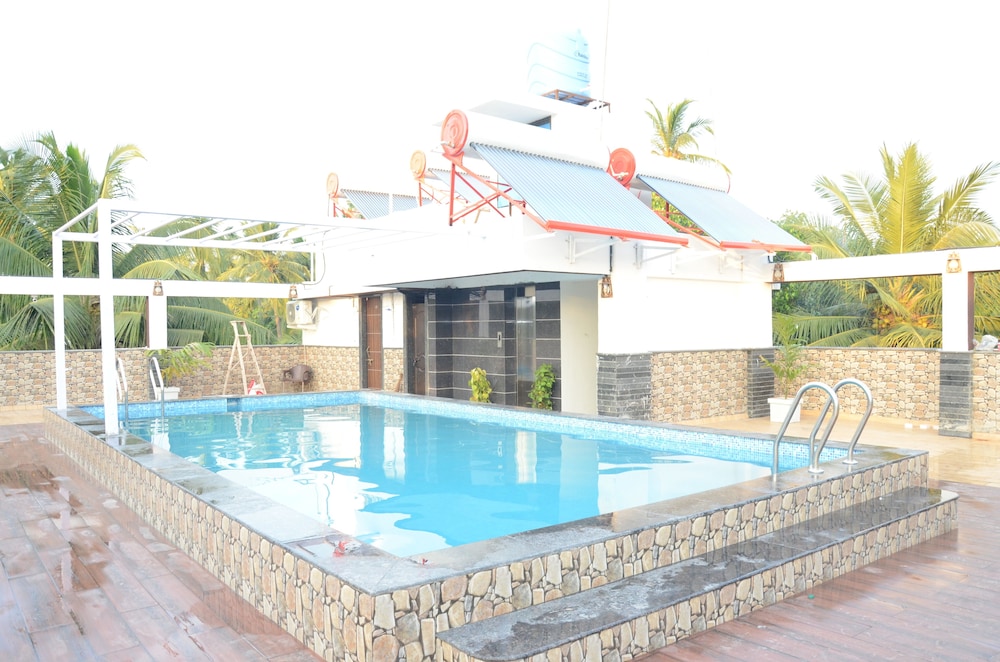 Hotel Silka Inn in Murud, India