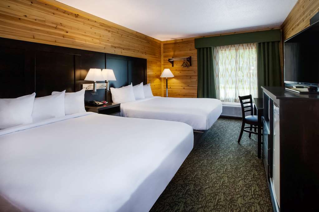 Days Inn by Wyndham Cadillac - photo 11