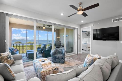 Sunset FantaSea at One Particular Harbour 380 202 in Bradenton, United States