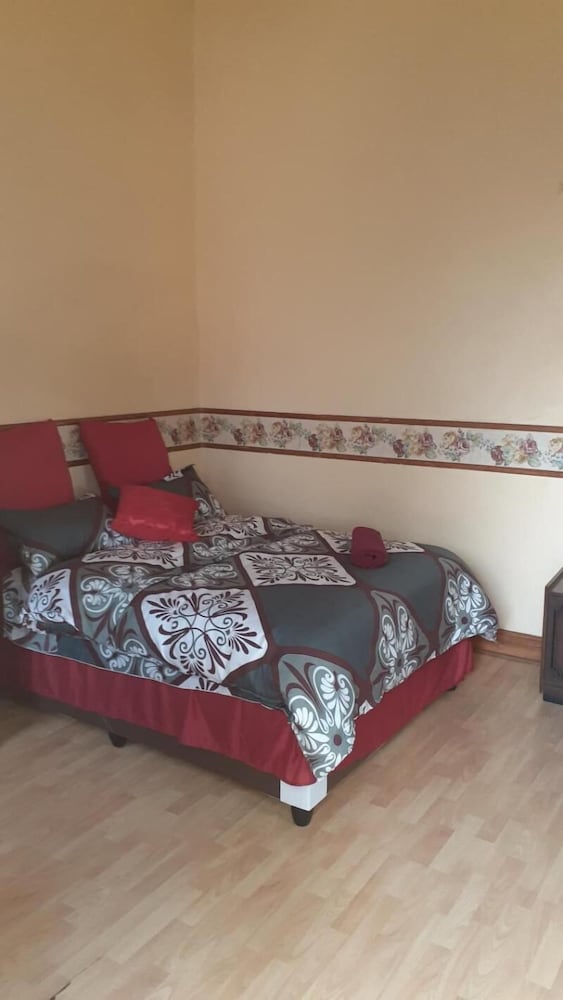 Doube Room in Lovely Historian Guesthous in Rustenburg, South Africa