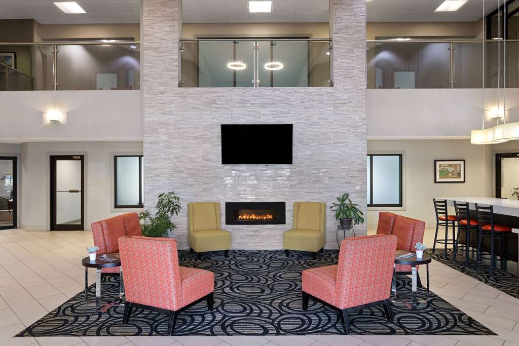 La Quinta Inn & Suites by Wyndham Kokomo - photo 6