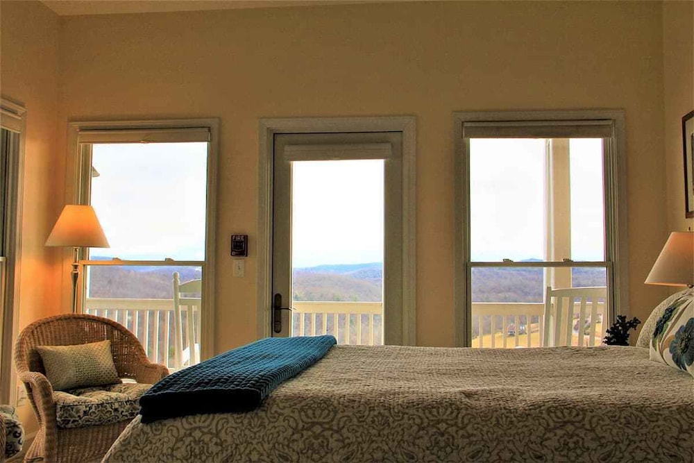 Inn at Riverbend - photo 14