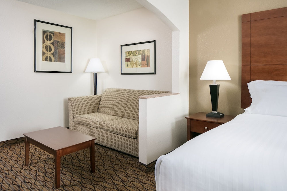 Holiday Inn Express Hotel & Suites Clinton by IHG - photo 5