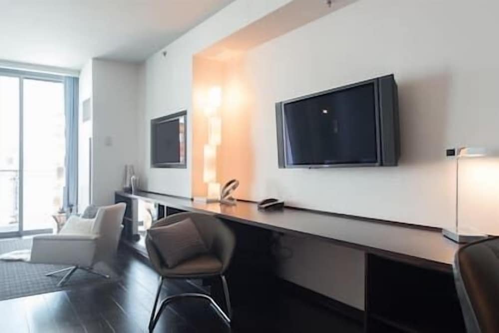 Luxury Suites at the Palms - photo 32